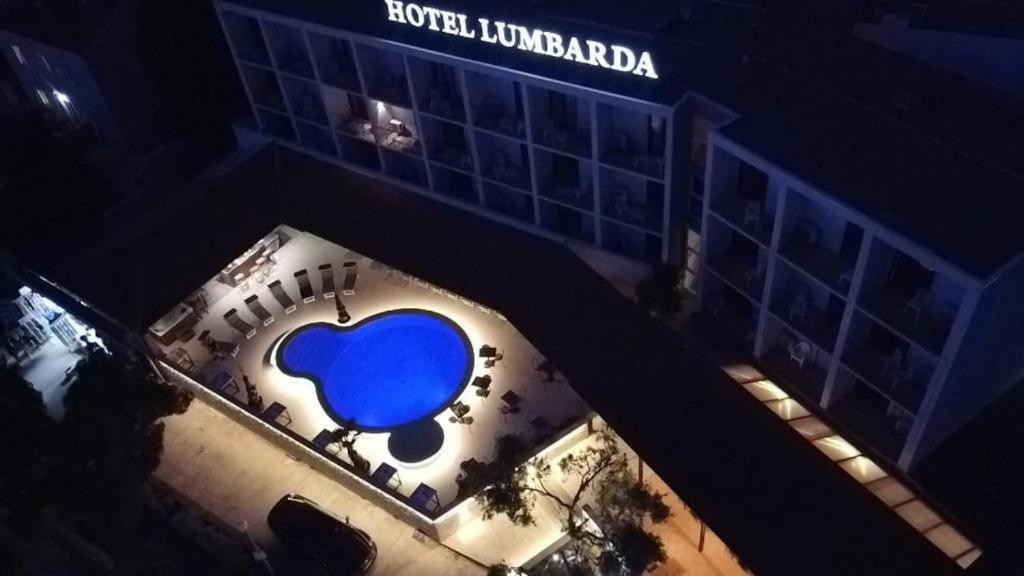Hotel 鲁巴达 外观 照片